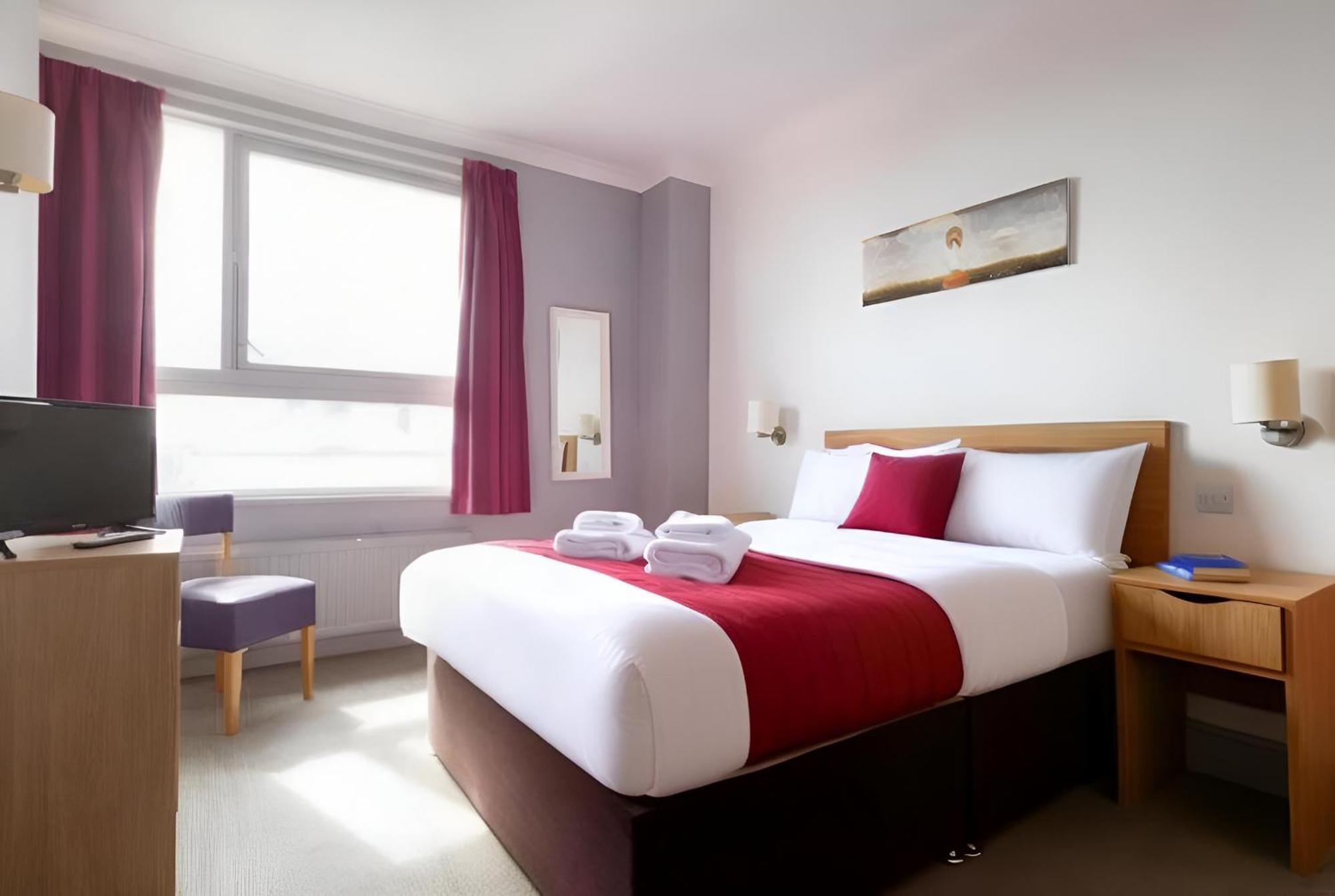 The Carlton 3*