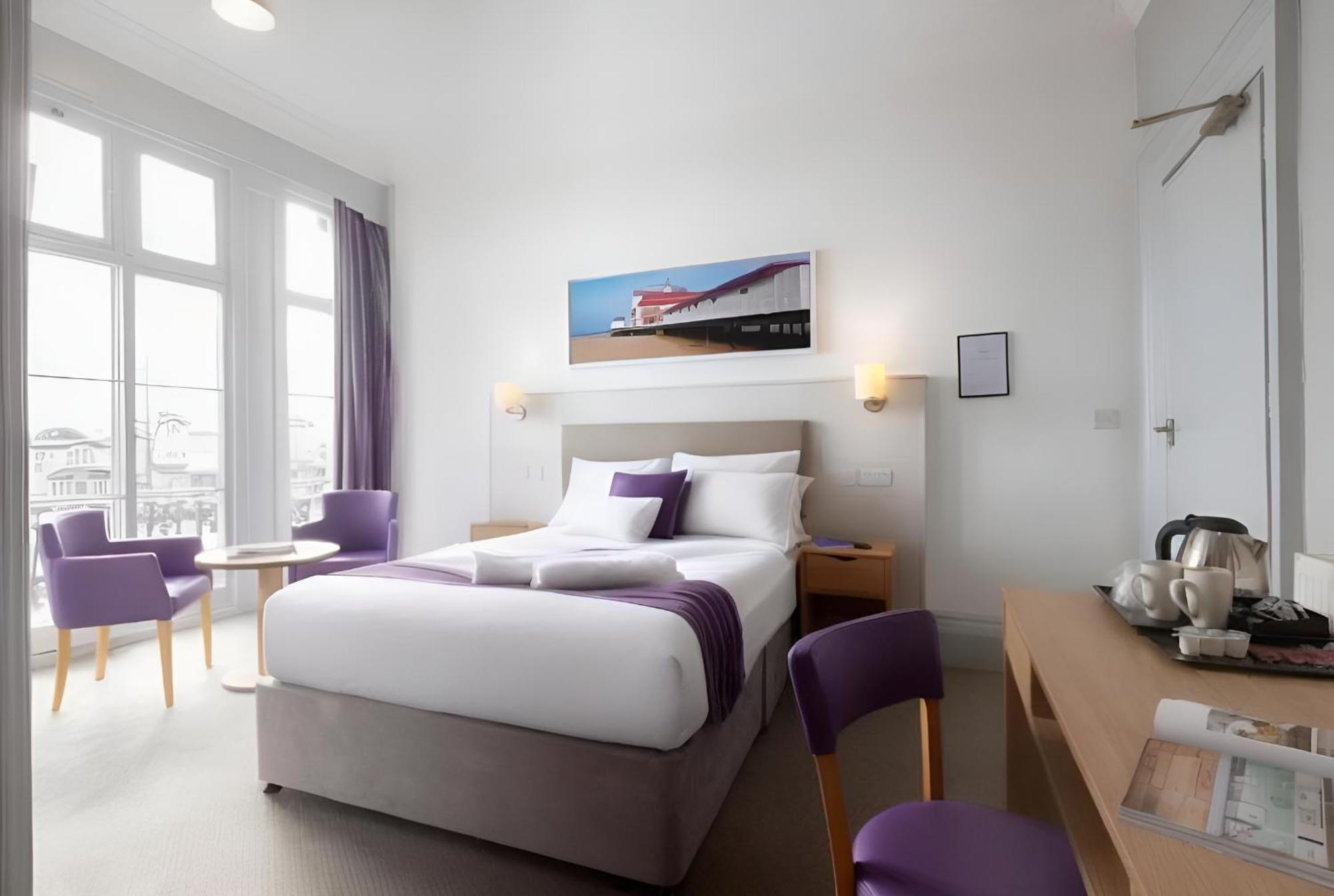 The Carlton Hotel